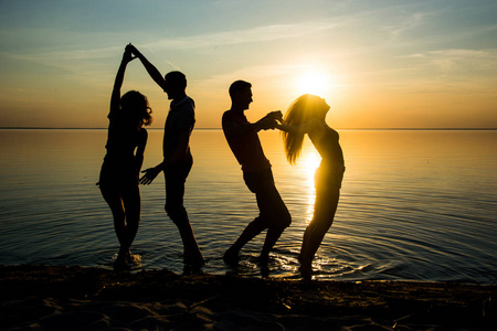 再见了,橡果兄弟!