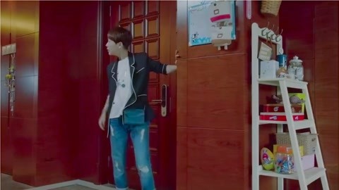 公鸡打鸣，母鸡下蛋